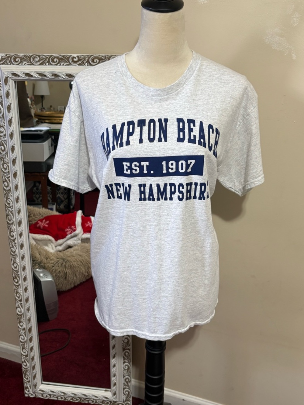 Gildan Heather Gray Crewneck T‑Shirt with Black Logo Tag